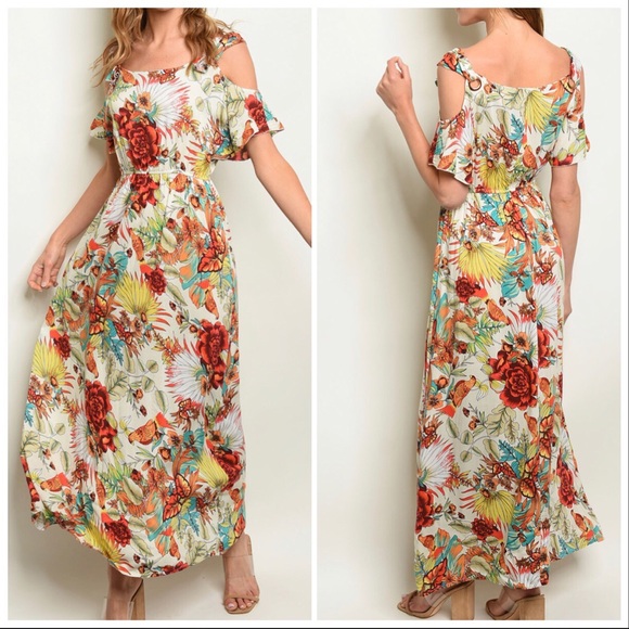 Dresses & Skirts - ❣️IVORY RED FLORAL MAXI- DRESS ❣️